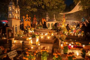 Eventos Culturales Relacionados con el Día de Muertos en Monterrey y Saltillo